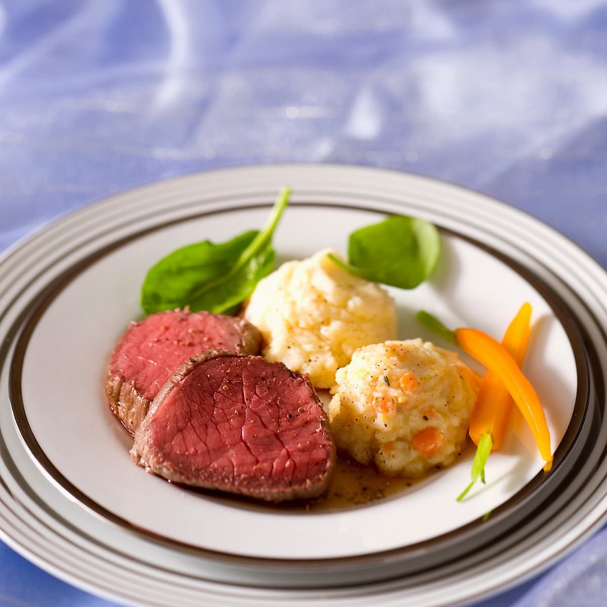 Entrecôte de bœuf et écrasé de pomme de terre